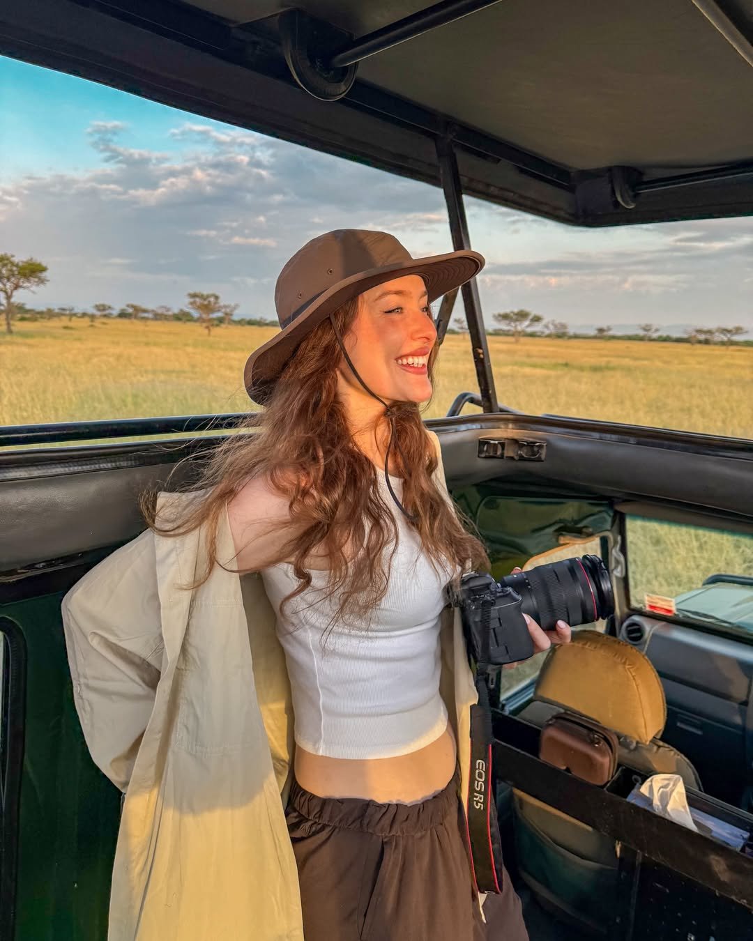 Solo Female Travel Safety Tips 2026/2027 – Confident & Responsible Travel Guide