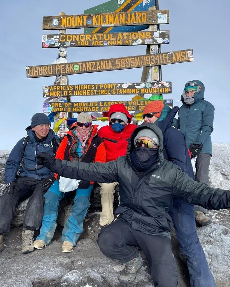 Kilimanjaro Guides Showdown: Local Guides vs. Established Tour Operators – Which Is Best for Your Climb?